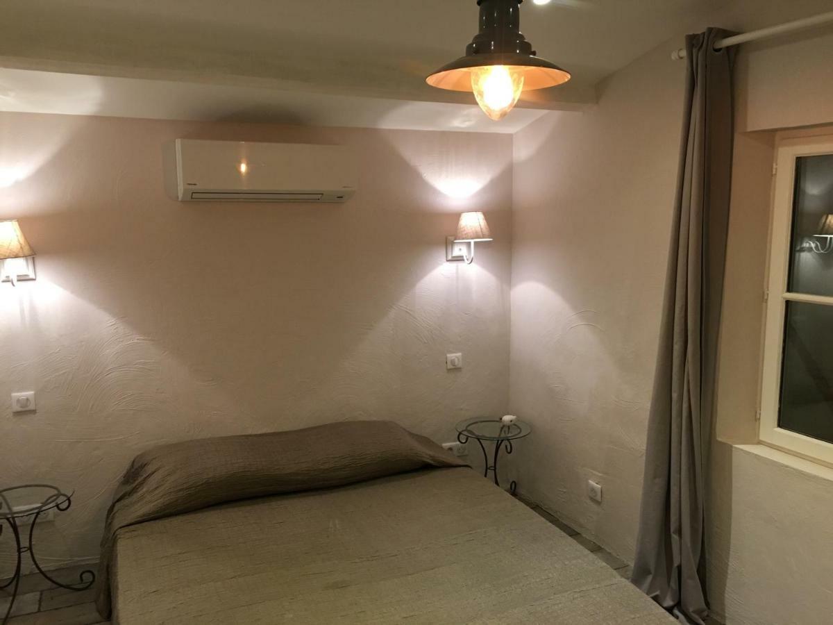 Bed and Breakfast Le Champmazet Ла Рокет-Сюр-Сиань Экстерьер фото